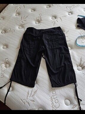 UNIONBAY Black Cargo Short Women's size 7 with Utility Pockets